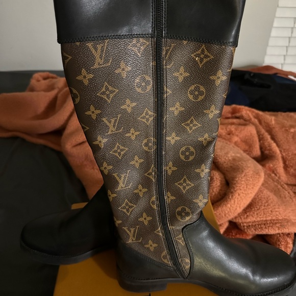 Boots - Picture 2 of 16